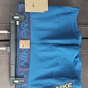 Nike NWT pro women's tight fit mid-rise 3" length dri fit training short